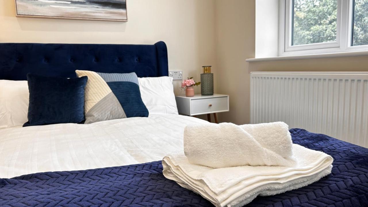 Newbuild, 3 Bedroom House With Free Parking Holiday home