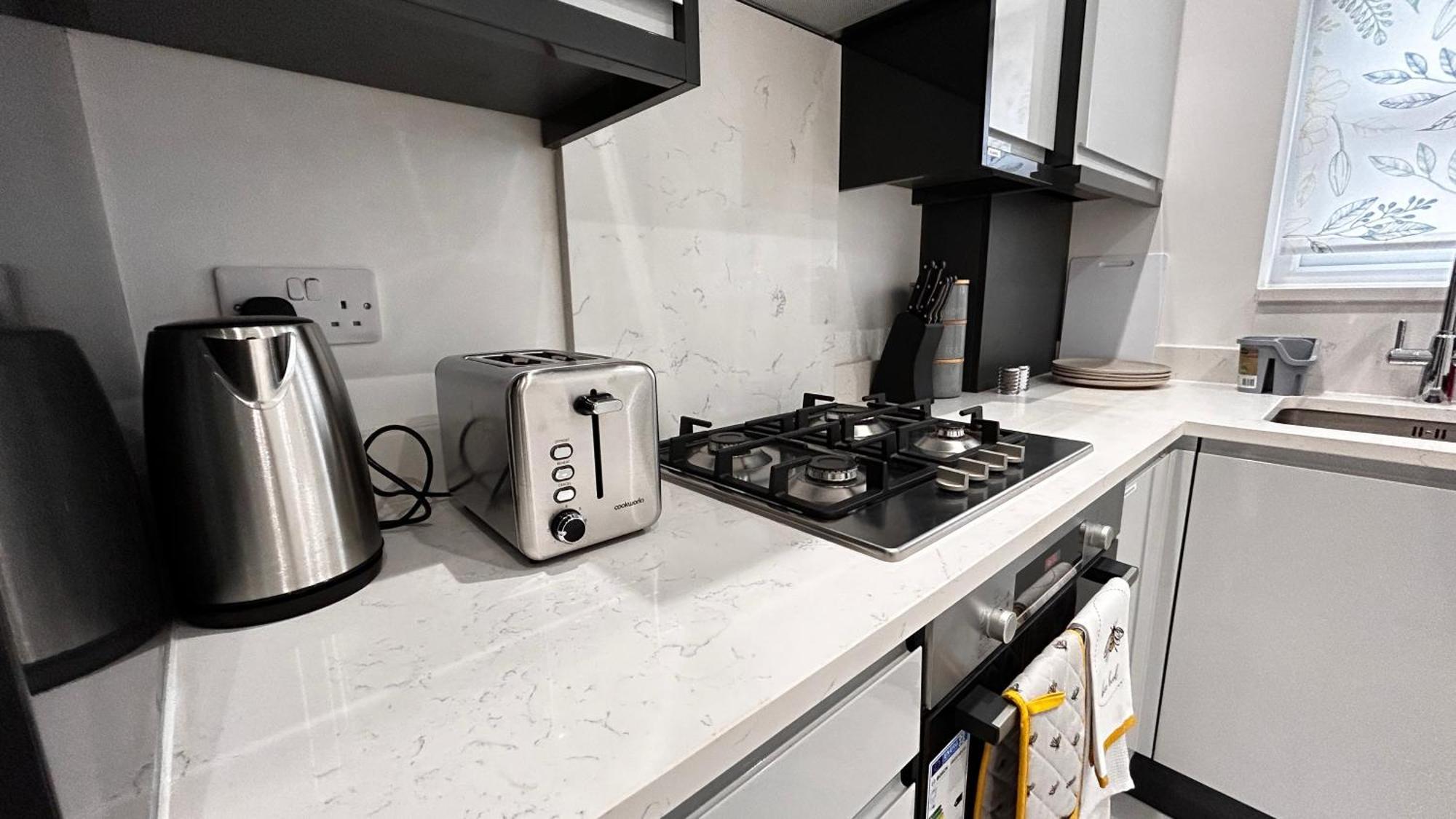 Newbuild, 3 Bedroom House With Free Parking Holiday home
